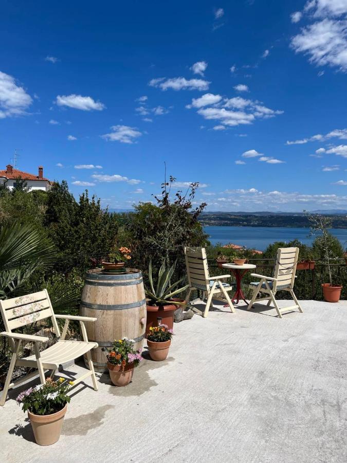 Apartment Vella Koper Buitenkant foto
